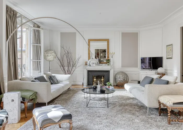 Wonderful & Large Flat In The 7Th - Eiffel Tower